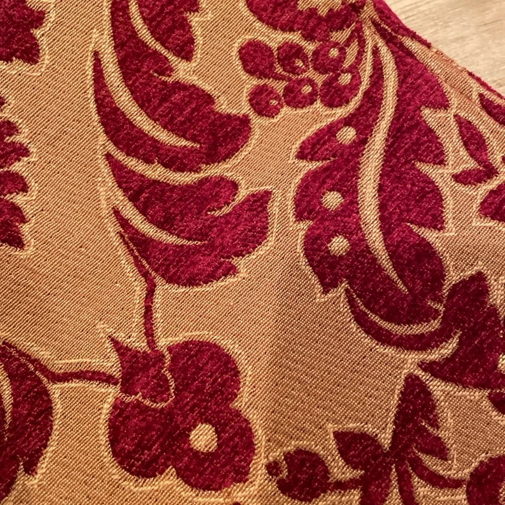 Pier 1 Elegant Textured Brocade Table Runner Burgundy Gold Holiday